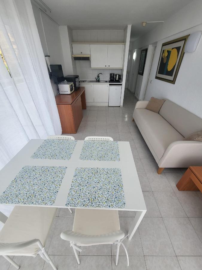 Cozy Apartment Near The Beach Playa de las Americas  Luaran gambar