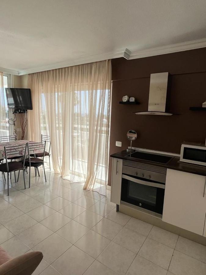 Cozy Apartment Near The Beach Playa de las Americas  Luaran gambar